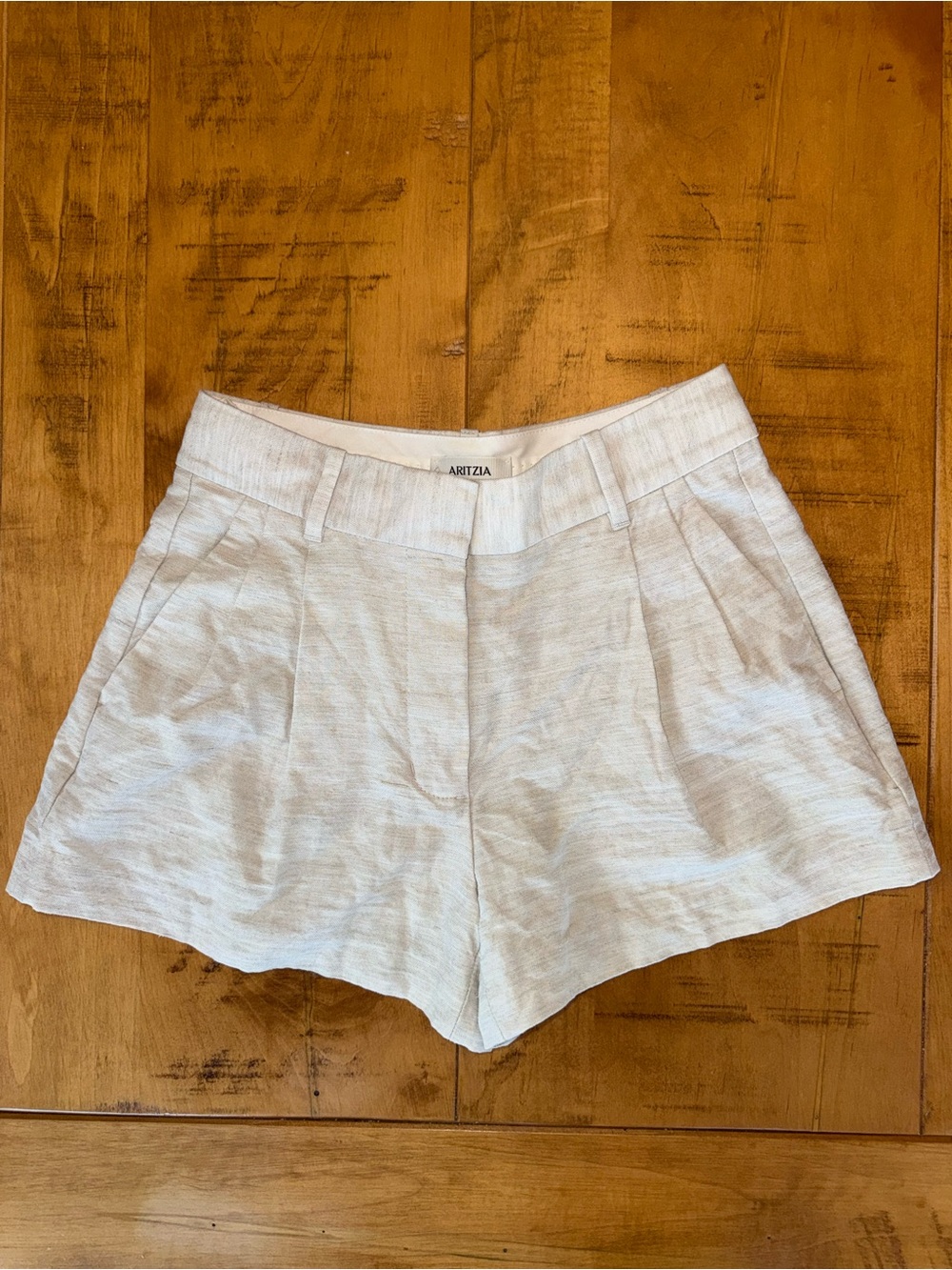 Aritzia effortless mini short in natural ecru linen size 0